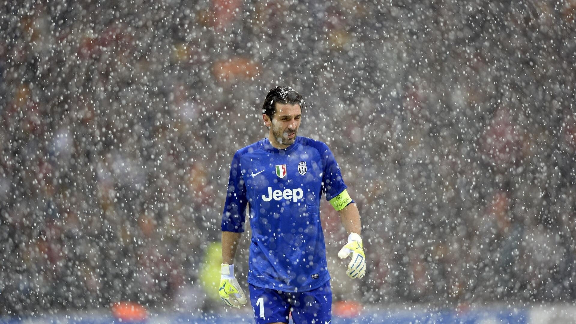 爱游戏体育-国际足球明星公益活动在中国落地，慈善事业推升，足球明星慈善赛